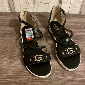 Guess woman’s strapped sandals